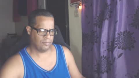 Snapshot of toni2814 chatting on 10.03.25 Antonio online show from 10.03.25