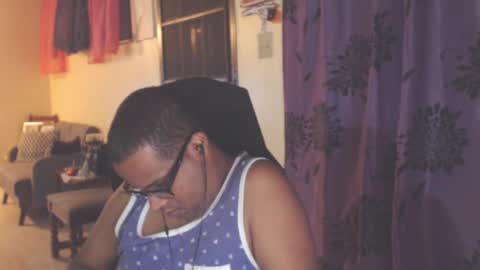 Snapshot of toni2814 chatting on 10.08.25 Antonio online show from 10.08.25