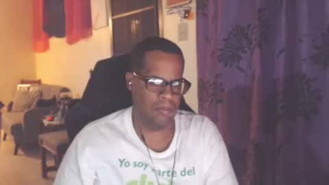 Snapshot of toni2814 chatting on 10.09.25 Antonio online show from 10.09.25