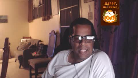 Snapshot of toni2814 chatting on 10.30.25 Antonio online show from 10.30.25