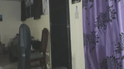 Snapshot of toni2814 chatting on 11.04.25 Antonio online show from 11.04.25