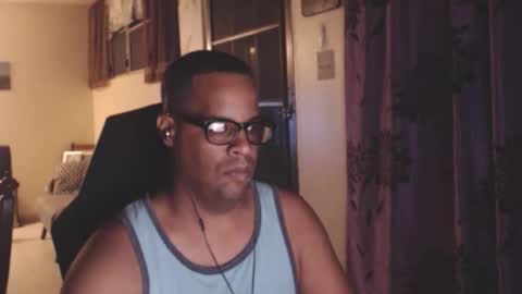 Snapshot of toni2814 chatting on 11.05.25 Antonio online show from 11.05.25