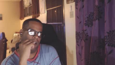 Snapshot of toni2814 chatting on 11.06.25 Antonio online show from 11.06.25