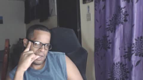 Snapshot of toni2814 chatting on 11.07.25 Antonio online show from 11.07.25