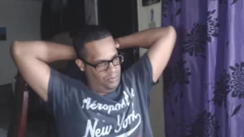 Snapshot of toni2814 chatting on 11.12.25 Antonio online show from 11.12.25