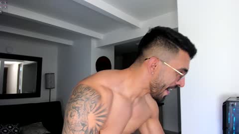 tony muscle1 online show from 01.12.25