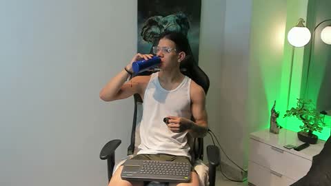 tony_petrov online show from 10.18.25