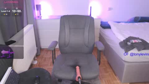 Snapshot of tonyleup chatting on 01.28.25 Tony online show from 01.28.25