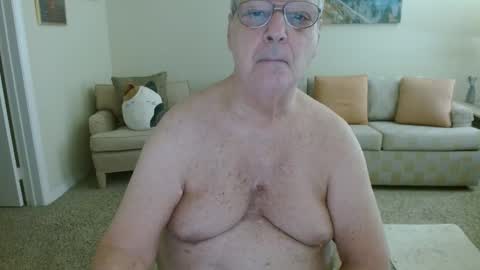 Snapshot of tonysview12000 chatting on 10.02.25 tonysview12000 online show from 10.02.25