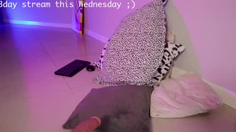 Come find me on Fansly  online show from 01.20.25