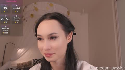 Im MeganLovense on Ill be online  1700 UTC online show from 12.06.24