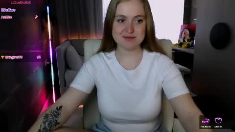 Snapshot of tori_blond chatting on 05.10.26 tori_blond online show from 05.10.26
