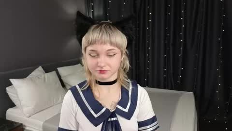 Snapshot of tori_cutie chatting on 11.12.25 Tori online show from 11.12.25