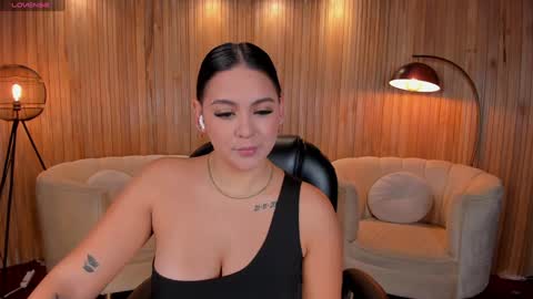 Tori Cross online show from 01.06.25