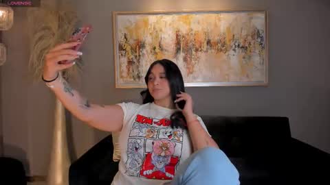 Snapshot of toricross1 chatting on 09.29.25 Tori Cross online show from 09.29.25