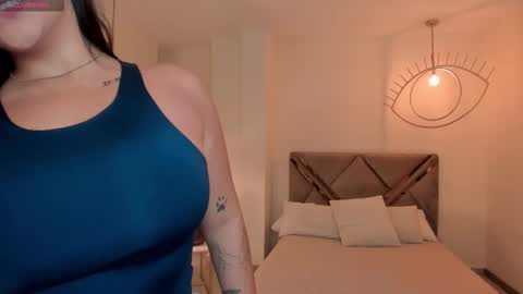 Snapshot of toricross1 chatting on 10.14.25 Tori Cross online show from 10.14.25