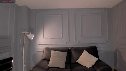 Tori Cross online show from 12.01.25