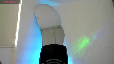 Snapshot of torycooper chatting on 10.19.25 TORY COOPER online show from 10.19.25