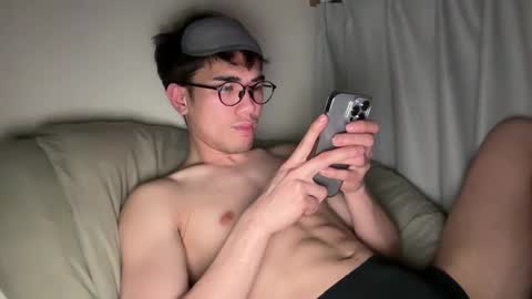 Snapshot of toshikaro0 chatting on 03.12.25 Karo online show from 03.12.25