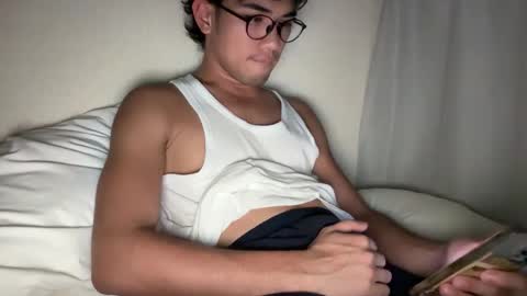 Snapshot of toshikaro0 chatting on 09.17.25 Karo online show from 09.17.25