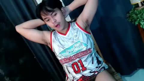 Snapshot of toshirokunn chatting on 11.04.25 Toshiro online show from 11.04.25