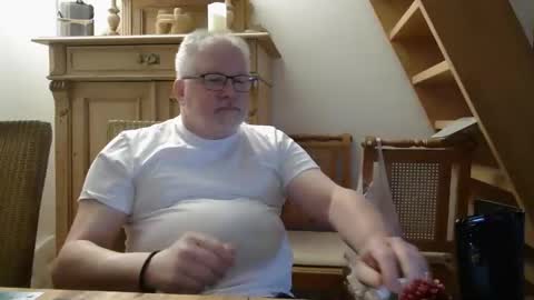 Snapshot of toto758 chatting on 04.05.26 toto758 online show from 04.05.26