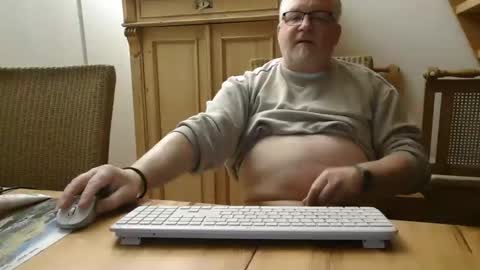 Snapshot of toto758 chatting on 04.23.26 toto758 online show from 04.23.26
