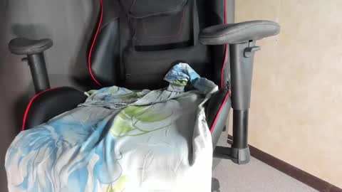 Snapshot of touch_me8 chatting on 12.26.24 Arti online show from 12.26.24