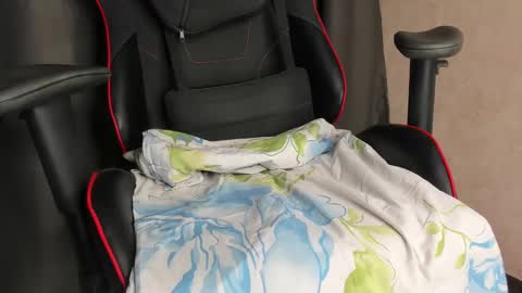 Snapshot of touch_me8 chatting on 12.27.24 Arti online show from 12.27.24