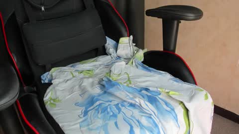 Snapshot of touch_me8 chatting on 01.13.25 Arti online show from 01.13.25