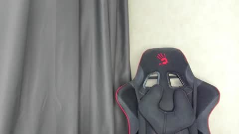 Snapshot of touch_me8 chatting on 01.28.25 Arti online show from 01.28.25