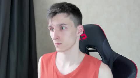 Snapshot of touch_me8 chatting on 03.10.25 Arti online show from 03.10.25