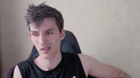 Snapshot of touch_me8 chatting on 10.13.25 Arti online show from 10.13.25