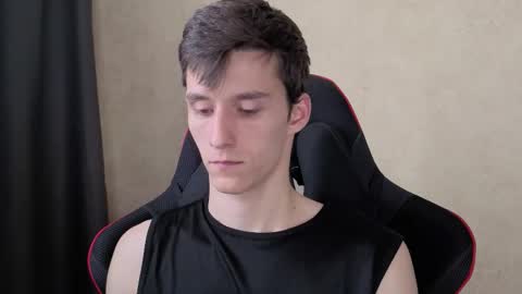 Snapshot of touch_me8 chatting on 10.16.25 Arti online show from 10.16.25