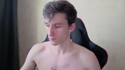 Snapshot of touch_me8 chatting on 10.18.25 Arti online show from 10.18.25