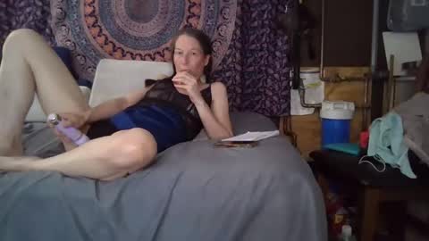 Snapshot of toxiclayne chatting on 05.04.26 toxiclayne online show from 05.04.26