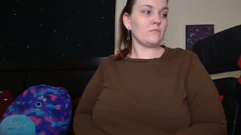 Snapshot of toxiclilly chatting on 09.27.25 Lilly Miss Mistress Goddess Maam Queen Boss online show from 09.27.25