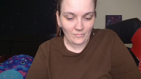 Snapshot of toxiclilly chatting on 11.04.25 Lilly Miss Mistress Goddess Maam Queen Boss online show from 11.04.25