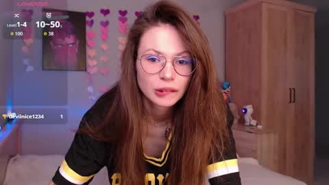 Snapshot of toxkiss chatting on 09.30.25 toxkiss online show from 09.30.25