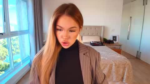 Snapshot of tracy_tay1or chatting on 07.01.26 Tracy GMT2 Mon 3 AM - 4 PM Tue 3 AM - 4 PM Wed 3 AM - 4 PM Thur 3 AM - 4 PM Fri 3 AM - 4 PM online show from 07.01.26