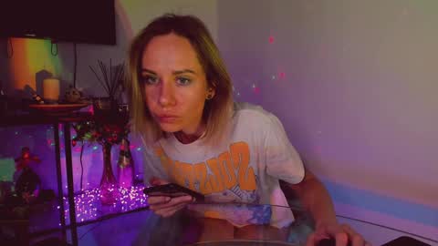 Hey my name is Kiri Kiri online show from 01.08.25