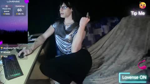 Sarah R. Lenor online show from 12.16.24