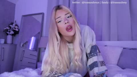 Snapshot of transaubrey chatting on 10.17.25 aubrey 3 online show from 10.17.25