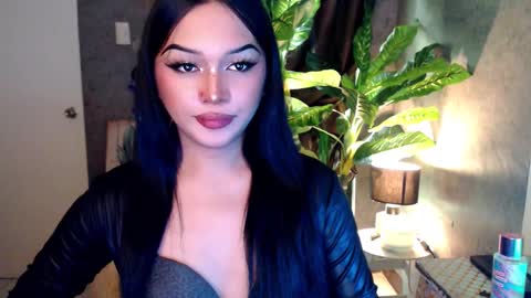 Snapshot of transbadassx chatting on 12.11.24 CLEOPATHRA online show from 12.11.24