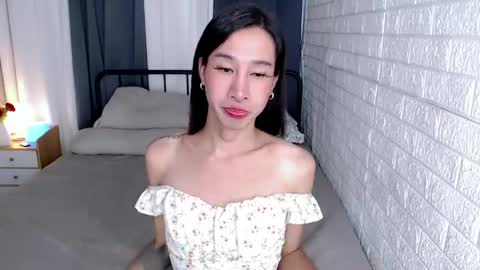 Snapshot of transmedusaxxx chatting on 05.19.26 Chloe online show from 05.19.26