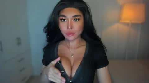 Snapshot of transnextdoor_ chatting on 01.02.25 ALMIGHTY GODDESS VALENTINA online show from 01.02.25