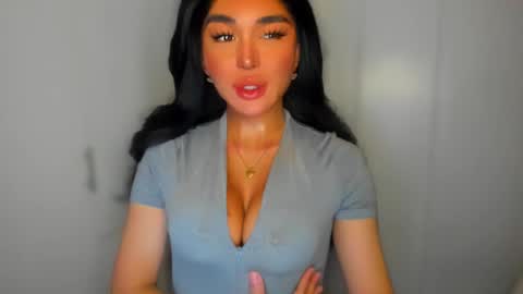 Snapshot of transnextdoor_ chatting on 01.24.25 ALMIGHTY GODDESS VALENTINA online show from 01.24.25