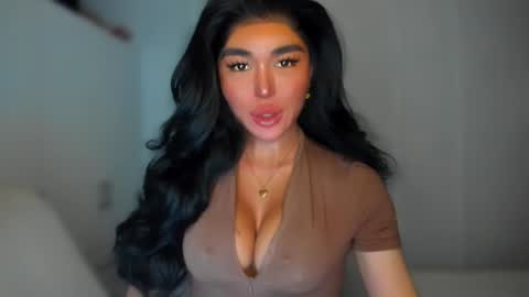 Snapshot of transnextdoor_ chatting on 01.24.25 ALMIGHTY GODDESS VALENTINA online show from 01.24.25