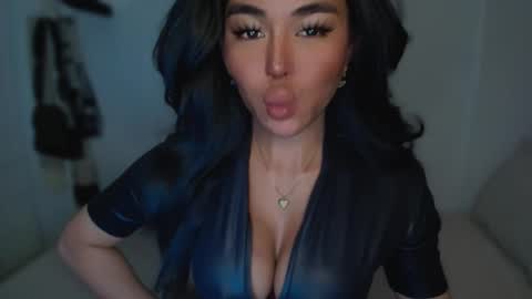 Snapshot of transnextdoor_ chatting on 02.17.25 ALMIGHTY GODDESS VALENTINA online show from 02.17.25