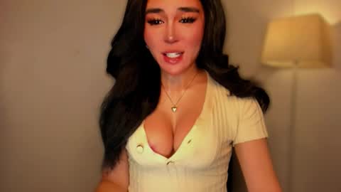 Snapshot of transnextdoor_ chatting on 09.17.25 ALMIGHTY GODDESS VALENTINA online show from 09.17.25